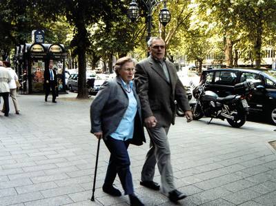 Thomas Struth und Hubert Ostendorf, Obdachlose fotografieren Passanten, Farbfotografie, fotografiert von: Ilse Bechte,Bild Nr. 26, Ed. 2/3, verso ...