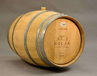 Weinfass, Uruguay, 20. Jh., Hersteller: Nadalie Santiago Chile vom Weingut Bouza, Eiche, Füllvolumen: ca. 225 L, aufwendiger Brand im Deckel mit ...