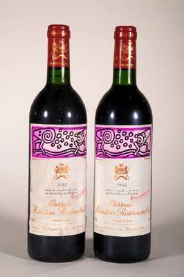 2 Flaschen 1988 Chateau Mouton Rothschild, Pauillac, je ca. 75 cl, 12,5 % Vol., Füllstand: je ca. into neck, unverkostet, Etiketten min. beschmutzt ...