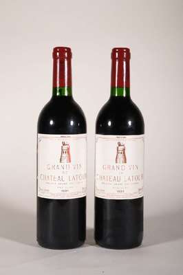 2 Flaschen 1991 Chateau Latour, Pauillac, je ca. 75 cl, 12,5 % Vol., Füllstand: je ca. into neck, unverkostet, sehrgute Erhaltungszustände, in ...