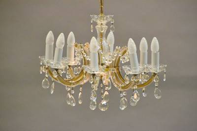 Deckenlüster und Wandlampe, wohl Böhmen, 60er 70er Jahre, 8 bzw. 2 Brennstellen, H. ca. 31 cm, D. ca. 50Elektrifizierung nicht geprüft,