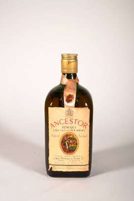 1 Flasche Ancestor Dewar´s Rare old Scotch Whisky, unverkostet, Abstand zwischen Kapsel und Whisky: ca. 2,5 cm, Whisky sehr wahrscheinlich in den ...