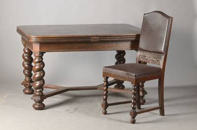 Großer Ausziehtisch mit 6 Stühlen im Danziger Barockstil, um 1910/20, Eiche massiv, Tisch mit wuchtigen gedrehten Säulenbeinen, an beiden Seiten ...