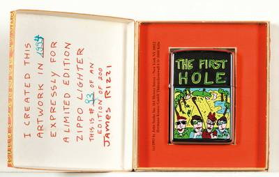 James Rizzi, 1950-2011, The First Hole, Zippo-Feuerzeug, limitierte Edition 93/200, inOriginal-Box, unbenutzt, ca. 5,5x3,5 cm