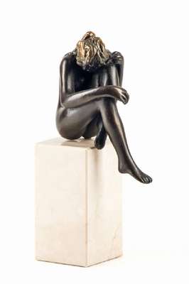 Bruno Bruni, geb. 1935 Gradara, kleine Venus, Bronzeskulptur auf weißem Marmorsockel, sign., num. 283/1250, ca. 10x9 cm, inkl. Sockel ca. 19x9 cm