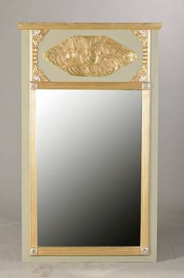Art-Deco-Trumeau, wohl Frankreich, 30er Jahre, Weichholzkorpus, fac. Spiegel, mit abstrakter Applike, Fassung aufgefrischt, ca. 135x80 cm