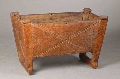 Wiege, 1680, zur Jardiniere umgebaut, Eiche massiv, dat. 1680., ca. 62x94x50 cm,