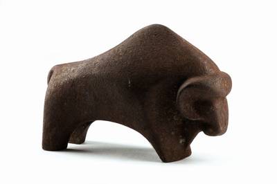 Ewald Mataré, 1887-1965, Büffel, Bronzeskulptur stark patiniert, monogrammiert EM, ca. 14,5x20x8 cm