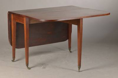 Klapptisch, sog. Pembroke-Table, England, um 1810/20, Mahagoni massiv, feine Intarsienbänder, ovale Plattenform, beidseitigeinklappbar, orig. ...