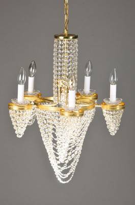 Deckenlampe, wohl Italien, 70er Jahre, dünnwandig geprägte Messingringe, 6 Brennstellen, reicher Prismenbehang, H. ca. 98 cm, D. ca. 49 cm