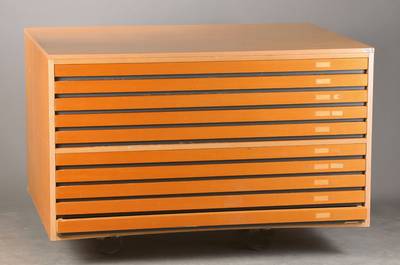 Grafikschrank / Planschrank, 50/60er Jahre, helles Buchenholz, 10-schübig, Innenmaße Schubladen ca. 135x80 cm Gesamtmaße ca. 86x139x100, cm,