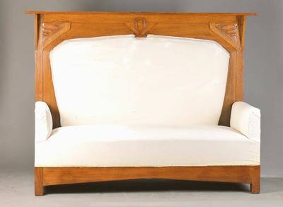 Jugendstilsofa, deutsch, wohl Darmstadt, um 1905/10, Eicherahmen mit sparsamen abstrakten Jugendstilornamenten, Sitzfläche u. Rückenlehne mit ...