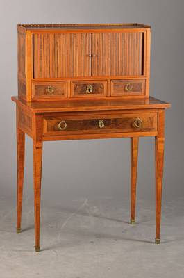 Seltener Damenschreibtisch, sog. Bonheur-d-jour, wohl Frankreich, um 1860/70, Nussbaumfurnier vielfach gespiegelt, Tisch aufhohen furnierten orig. ...