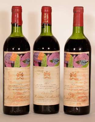 3 Flaschen 1975 Chateau Mouton Rothschild, Pauillac, je ca, 75 cl, Füllstände: mid shoulder bis upper mid shoulder, unverkostet, Etiketten fleckig ...