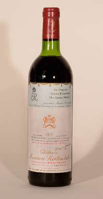 1 Flasche 1977 Chateau Mouton Rothschild, Pauillac, ca. 75 cl, Füllstand: ca. top shoulder, unverkostet, guter Erhaltungszustand, selten im Angebot, ...
