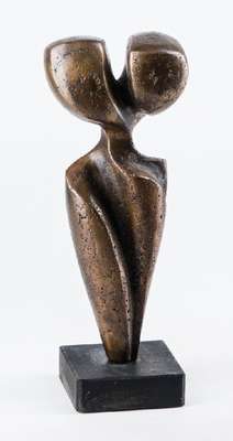Rudolf Scheurer, geb. 1931, Bronze-Skulptur auf schwarzem Holzsockel, sign., dat. 79, ca. 37x14x10 cm