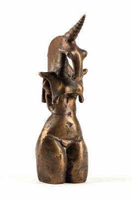 Gernot Rumpf, geb. 1941, Einhorn- Frauenbüste, zweiteilige Bronzeskulptur, Unikat, monogram., mit Gießerstempel, Höhe der Frauenbüste 12 cm, ...
