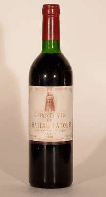 1 Flasche 1986 Chateau Latour, Pauillac Premier Grand Cru Classe, ca. 75 cl, 12,5 % Vol., Füllstand: ca. top shoulder, unverkostet, Etikett l. ...