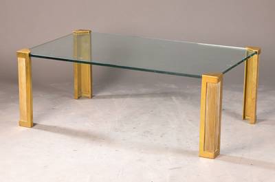 großer Couchtisch T14, Peter Ghyczy 1973, Ausführung später, dicke Glasplatte mit Messingfüßen im Sandguss-Verfahren, wenige Gebrauchsspuren ...