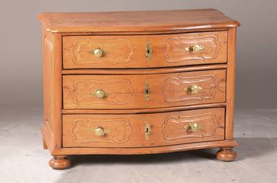 Barockkommode, westdeutsch, um 1770, Eiche massiv, ca. 66x89x54 cm