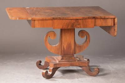 Biedermeier-Klapptisch, norddeutsch, um 1830, mit englischem Einfluss, Mahagoni