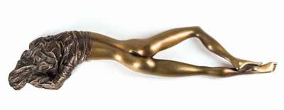 Bruno Bruni, geb. 1935 Gradara, Venus Sdraiata, Bronzeskulptur mit gold-brauner Patina, sign., num. 132/250, L. 85 cm