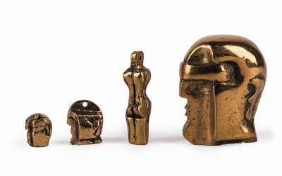 Helmut Lander, 1924 Weimar-2013 Darmstadt, Lot aus 4 kleinen Bronzeskulpturen, 3 Köpfe und eine stehende Figur, H.ca. 7 cm