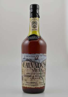 1 Flasche 1968 Vieux Calvados Roger Groult Pays D'Auge, ca. 70 cl, 41% Vol., Abstand zwischen Kapselwachs und Wein: ca. 6 cm, guter ...