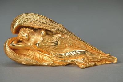 Ernst Fuchs, 1930-2015, Schutzengel, Bronze vergoldet, num. 234, L. ca. 10cm