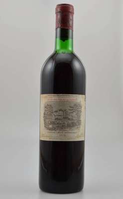 1 Flasche 1972 Chateau Lafite Rothschild, Premier Grand Cru Classe, ca. 73 cl, Füllstand: ca. top shoulder, Etikett l. beschmutzt bzw. besch., sonst ...