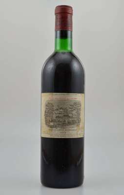 1 Flasche 1972 Chateau Lafite Rothschild, Premier Grand Cru Classe, ca. 73 cl, Füllstand: ca. top shoulder, Etikett l. beschmutzt bzw. besch, sonst ...