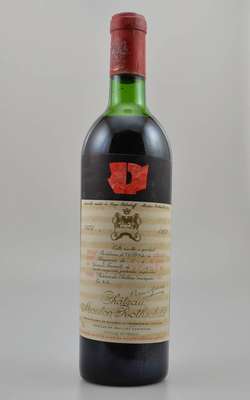 1 Flasche 1972 Chateau Mouton Rothschild, Premier Grand Cru Classe, ca. 73 cl, filling level: ca. upper mid shoulder, Etikett gebräunt sonst guter ...