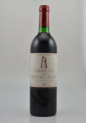 1 Flasche 1981 Chateau Latour, Premier Grand Cru Classe, Pauillac, ca. 75 cl, Füllstand: ca. into neck, sehr guter Erhaltungszustand, unverkostet, ...