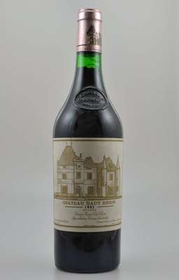 1 Flasche 1981 Chateau Haut Brion, ca. 75 cl, Abstand zwischen Kapsel und Wein: ca. 1 cm, sehr guter Erhaltungszustand, unverkostet, Bewertung: ...