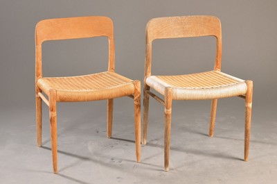 4er Satz Stühle "Modell 75", Entwurf Niels Möller, 1954, Ausführung später, Eiche massiv, Schnurseil-Bespannung, schlichte organische ...