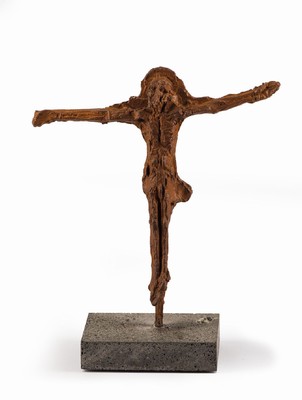 Thomas Duttenhoefer, geb. 1950 in Speyer, Kruzifix, Eisenskulptur auf Betonsockel, rostige Patina, monogram., num. 7/7, ca. 27x26cm, Sockel H. 3,5 cm