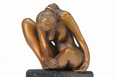Bruno Bruni, geb. 1935 Gradara, Bronzeskulptur, Akt auf Steinsockel, signiert und num. 88/480, H. 8/14.5 cm