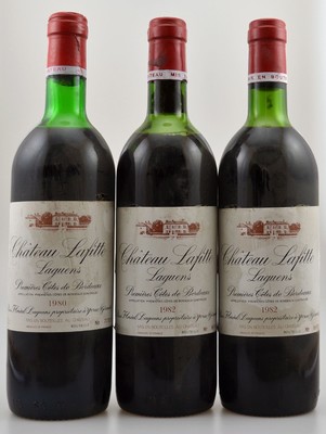 9 Flaschen Chateau Lafitte Laguens, Jahrgänge: 7 x 1982 & 2 x 1980, je ca. 75 cl, Füllstände: upper mid shoulder bis top shoulder, Etiketten l. ...