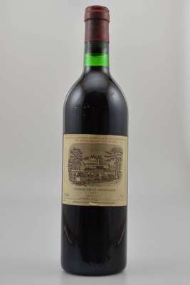 1 Flasche 1977 Chateau Lafite Rothschild, Pauillac, Premier Grand Cru Classe, ca. 75 cl, Füllstand: into neck, Etikett l. besch., unverkostet