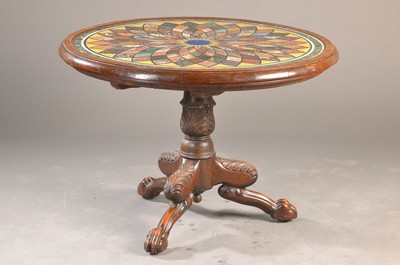 Sog. Pietra-Dura-Tisch, mit Edelsteineinlagen,wohl Italien, frühes 20.Jh., Gestell in massivem Nussbaum, geschnitzter Balusterschaft mit Dreifuß, ...