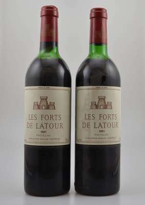 6 Flaschen 1981 Les Forts de Latour, Pauillac, je ca. 75 cl, Füllstände: ca. upper mid shoulder bis top shoulder, Kapseln z.T. l. besch., ...