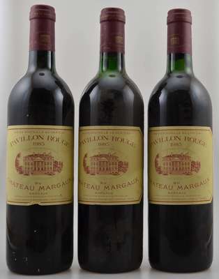 3 Flaschen 1985 Pavillon Rouge du Chateau Margaux, 2. Wein von Chateau Margaux, je ca. 75 cl, Füllstände: ca. upper mid shoulder bis top shoulder, ...