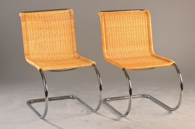 6er Satz Freischwinger "MR10" von Mies van der Rohe, Entwurf 1927, Ausführung von Thonet Sp äter, Stahlrohr, Korbgeflecht, H. ca. 85 cm, ...