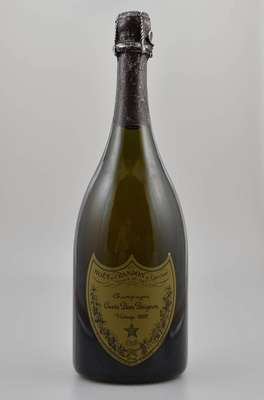 1 Flasche 1992 Moet et Chandon Cuvee Dom Perignon, 12,5 % Vol., ca. 75 cl, Abstand zwischen Flaschenboden und Champagner: ca. 1,5 cm, unverkostet