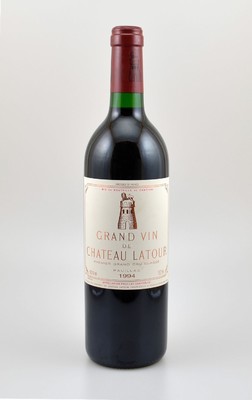 1 Flasche 1994 Chateau Latour, Pauillac, Premier Grand Cru Classe, ca 75 cl, 12,5 % Vol., Füllstand: into neck, hervorragender Erhaltungszustand, ...