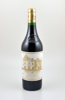 1 Flasche 1994 Chateau Haut Brion, Pessac-Leognan, Premier Grand Cru Classe, ca. 75 cl, 12,5 % Vol., Abstand zwischen Kapsel und Wein: ca. 1 cm, ...