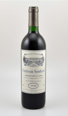 3 Flaschen 1992 Chateau Soutard, Saint-Emilion, Grand Cru Classe, je ca. 75 cl, 12,5 % Vol., Füllstände: je ca. into neck, Etiketten l. beschmutzt, ...