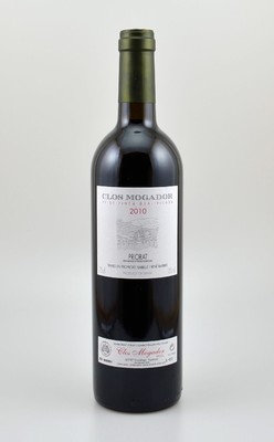 6 Flaschen 2010 Clos Mogador, Priorat, je 75 cl, 15 % Vol., Füllstände: je ca. into neck, sehr gute Erhaltungszustände, unverkostet, in OHK, ...