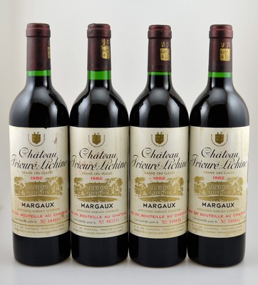 10 Flaschen 1982 Chateau Prieure-Lichine, Margaux, Grand Cru Classe, je ca. 75 cl, Füllstände: into neck, Etiketten beschmutzt bzw. besch., ...