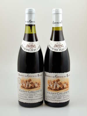 4 Flaschen Bouchard Pere & Fils Volnay Caillerets, Jahrgänge: 3x 1993 & 1x 1985, je ca. 75 cl, Abstände zwischen Kapsel und Wein: ca. 1-2 cm, gute ...